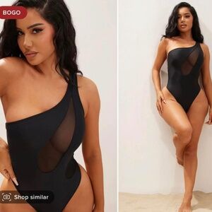 Women’s Swimsuit never worn! Size large